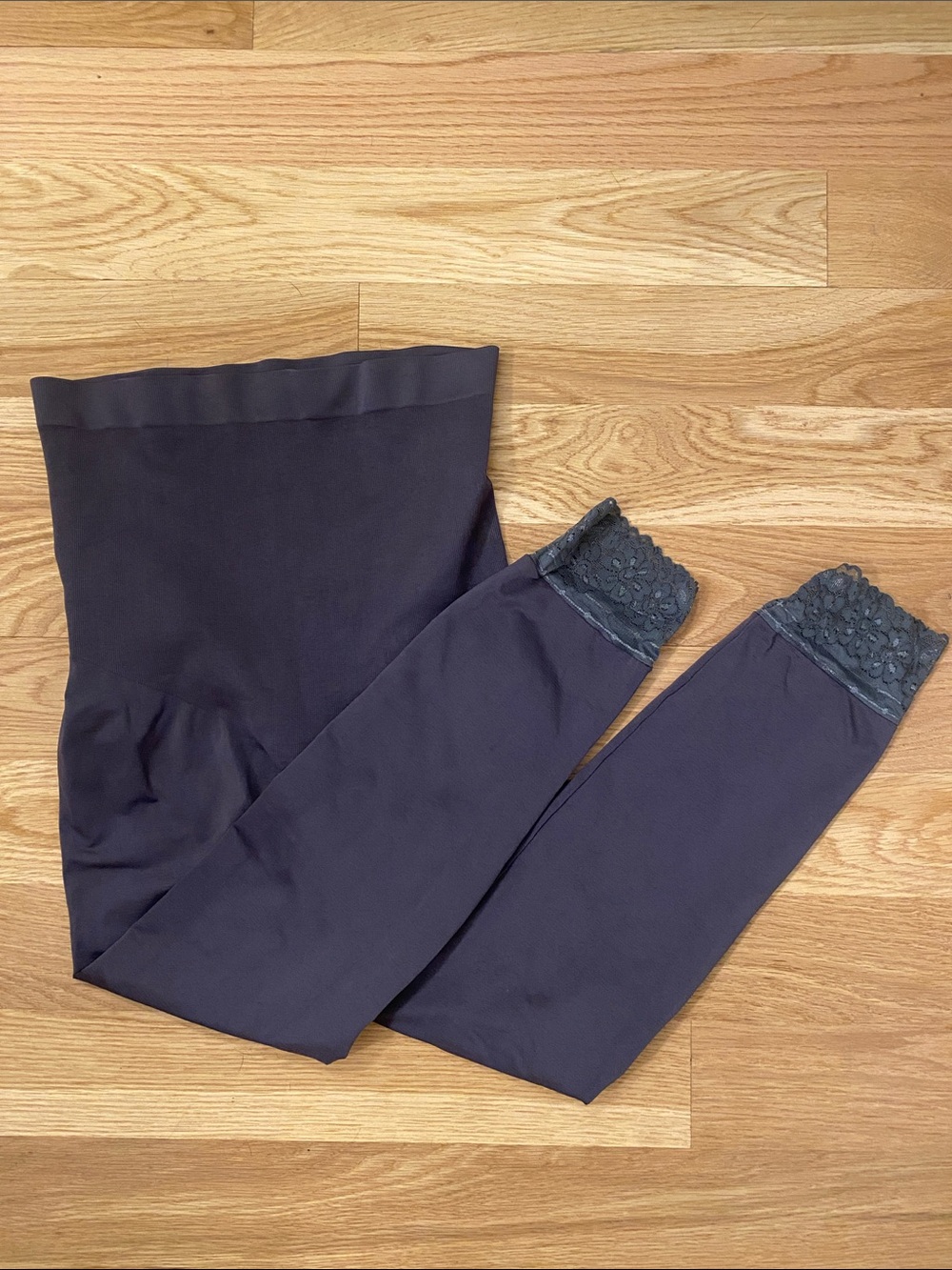 Rhonda Shear gray shaper leggings with lace bottom